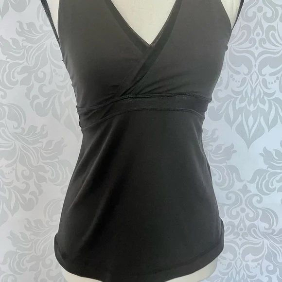 SZ 6 RARE/HTF Lululemon Tank - Picture 6 of 13